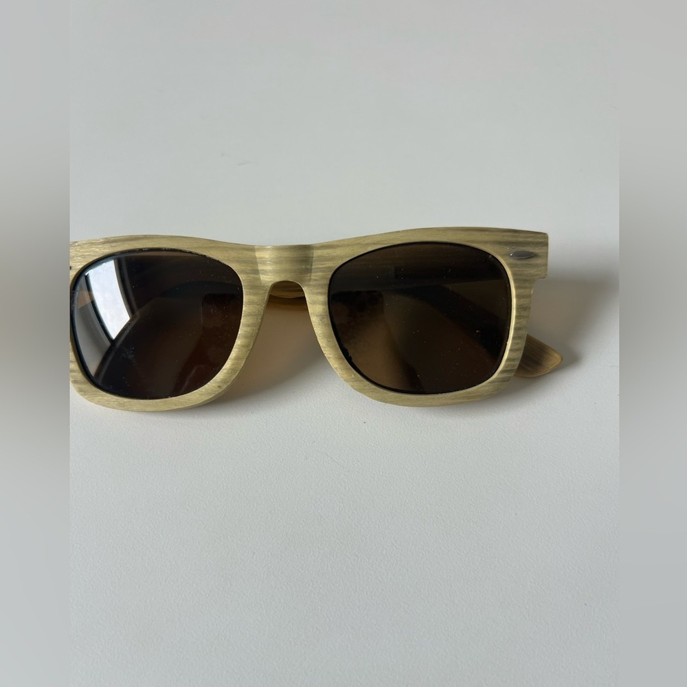 Ray-Ban Wayfarer Wooden Sunglasses. Excellent Condition - Picture 7 of 7